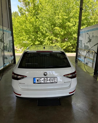 Skoda Superb cena 63960 przebieg: 170000, rok produkcji 2018 z Warszawa małe 92